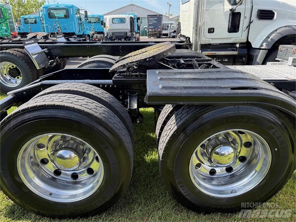 Mack PI64T Vlačilci