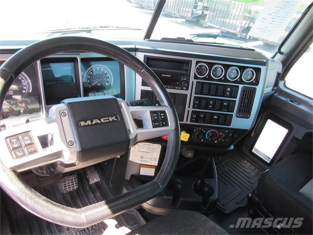 Mack PI64T Vlačilci