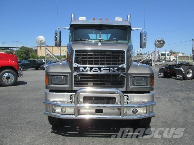 Mack PI64T Vlačilci