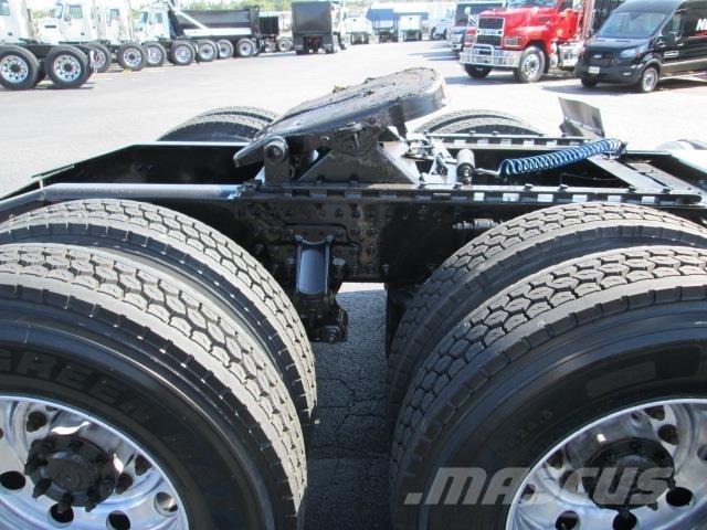 Mack PI64T Vlačilci