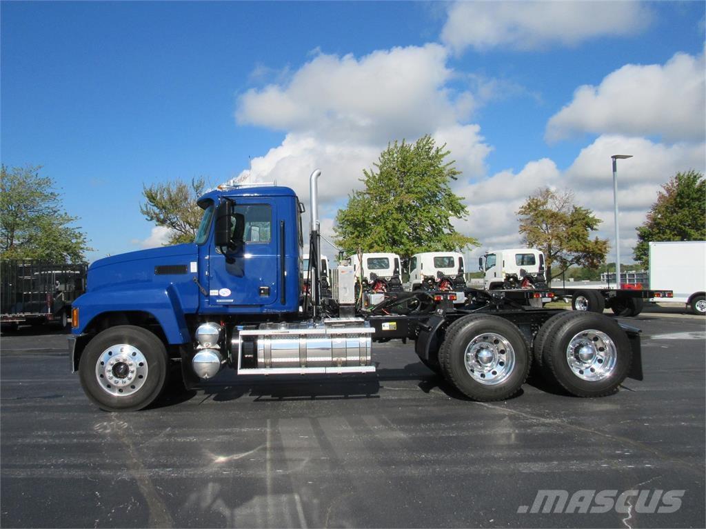 Mack PI64T Vlačilci