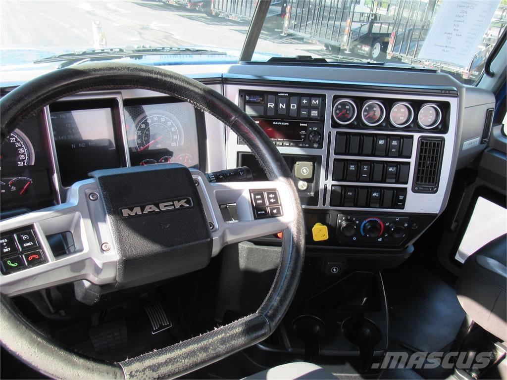 Mack PI64T Vlačilci