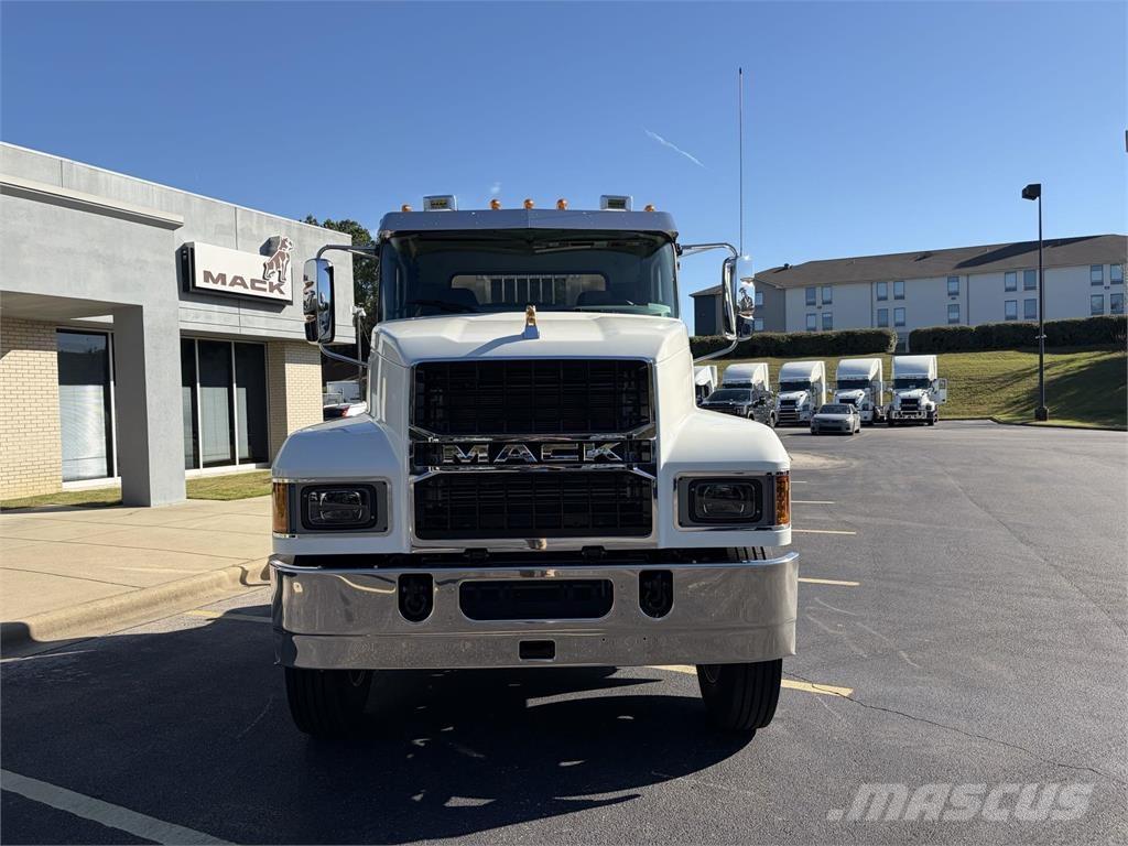 Mack PI64T Vlačilci