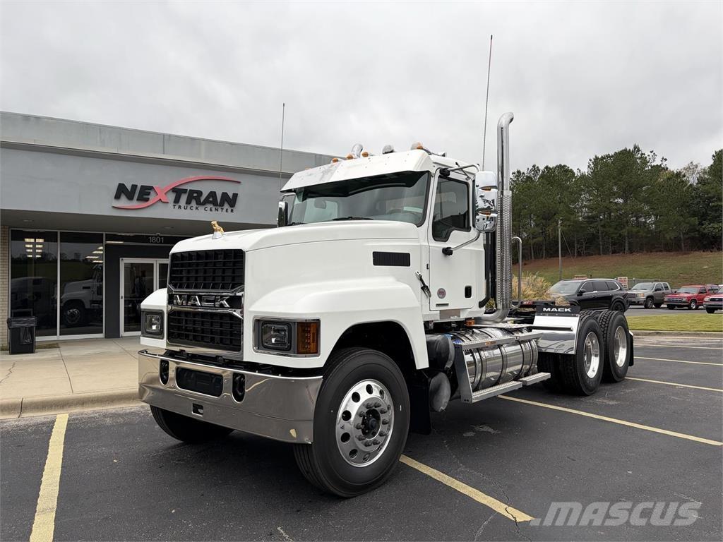 Mack PI64T Vlačilci