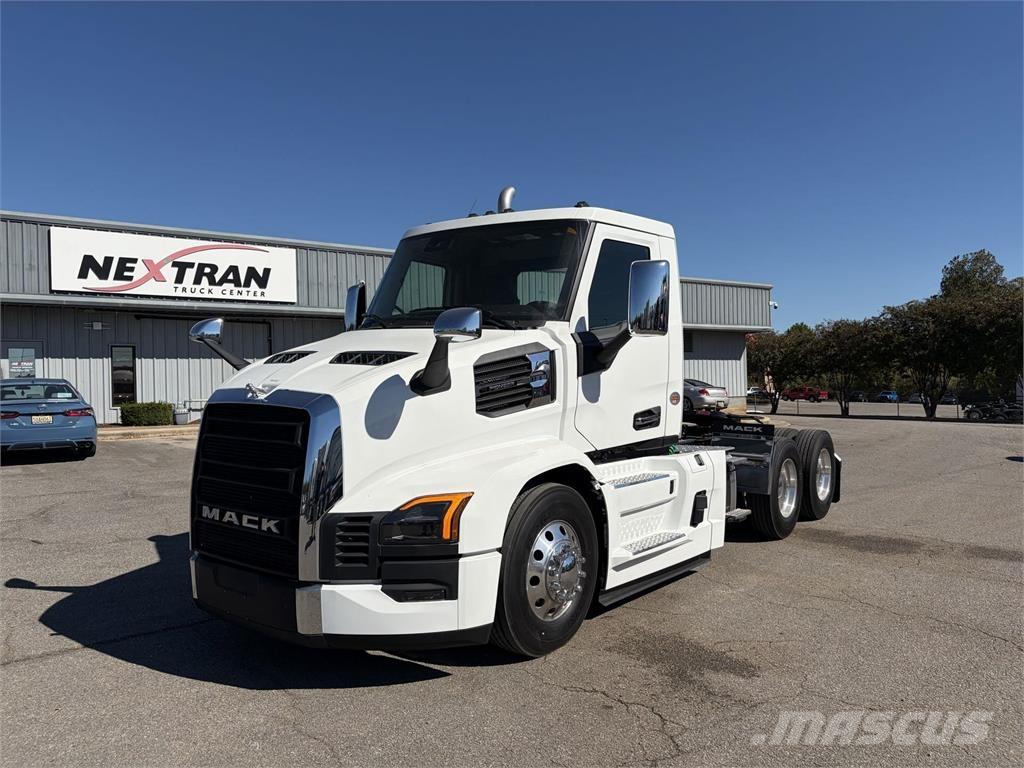 Mack PR64T Vlačilci