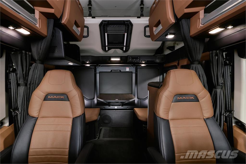 Mack PR64T Vlačilci