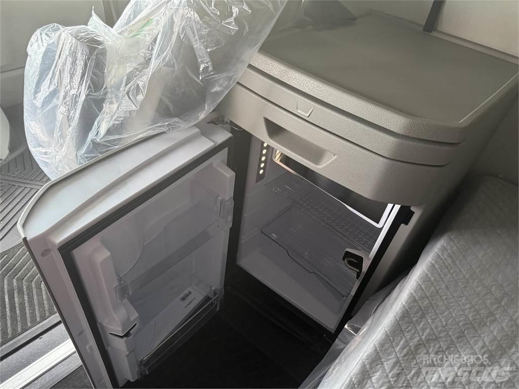Volvo NEW VNL860 Vlačilci