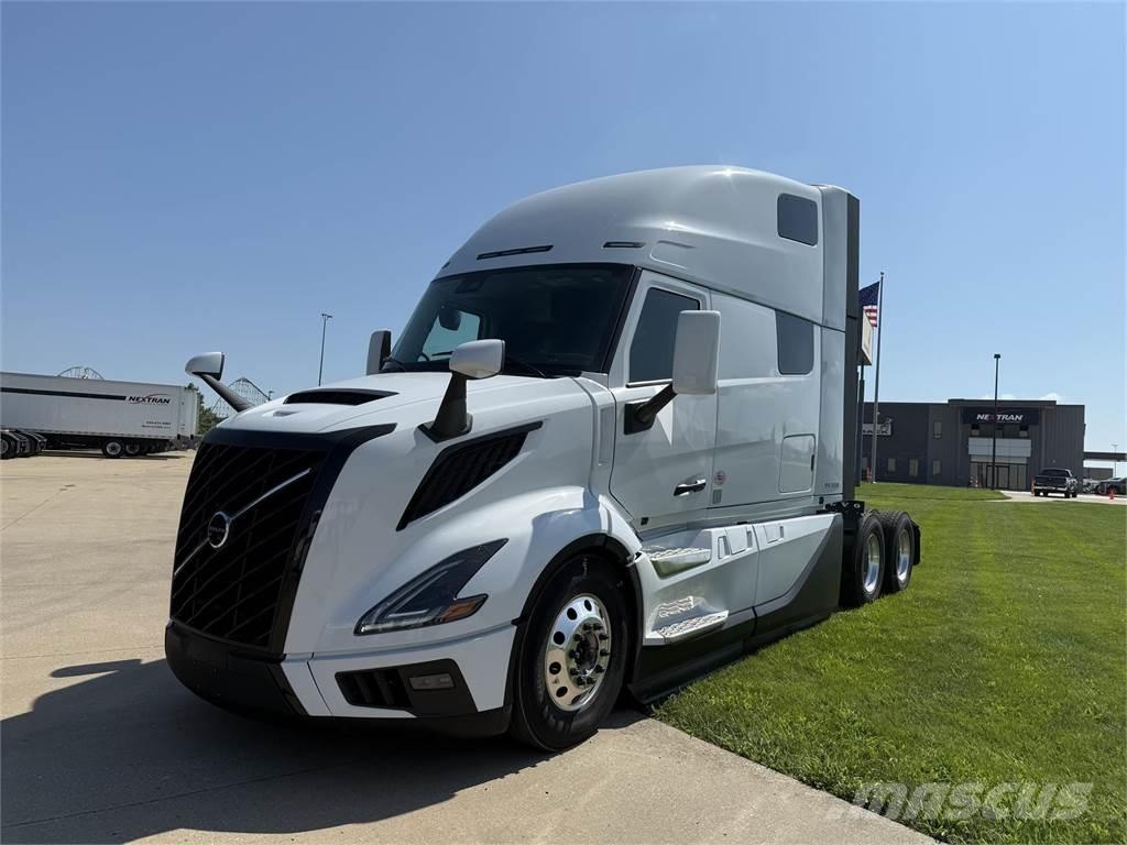 Volvo NEW VNL860 Tractor Units