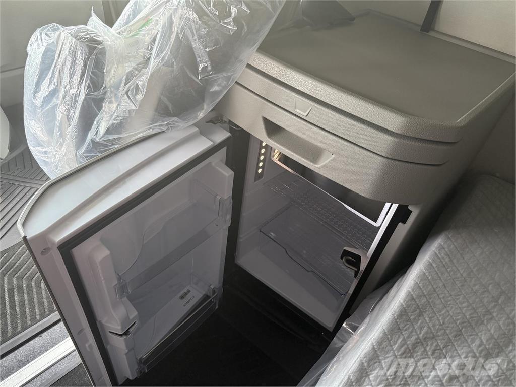 Volvo NEW VNL860 Vlačilci