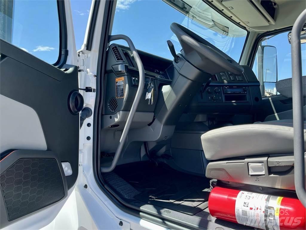 Volvo VHD64FT300 Vlačilci