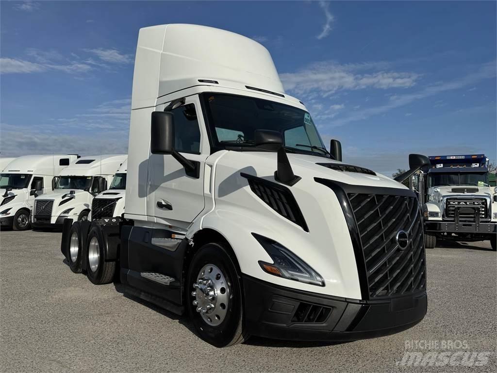 Volvo VNL64T300 Vlačilci