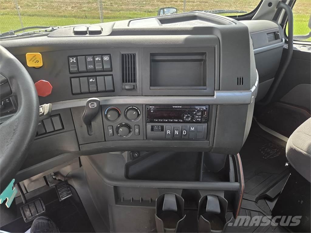 Volvo VNL64T300 Vlačilci