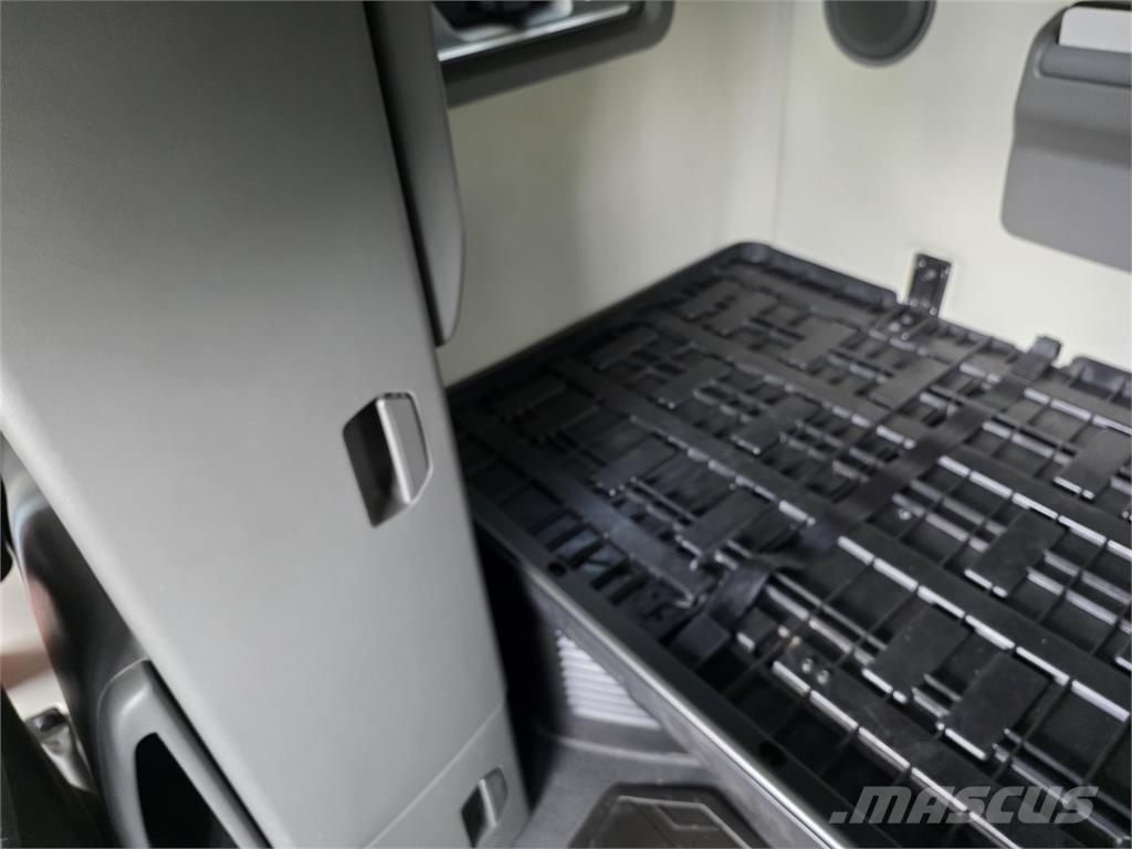 Volvo VNL64T760 Vlačilci