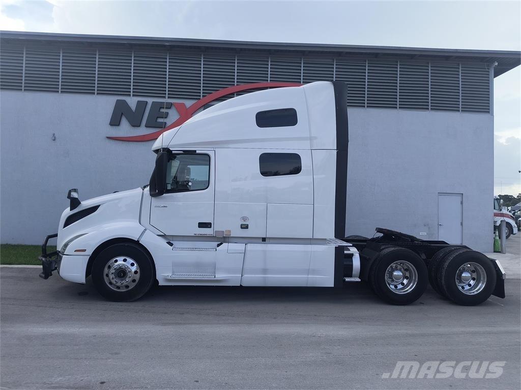 Volvo VNL64T760 Vlačilci