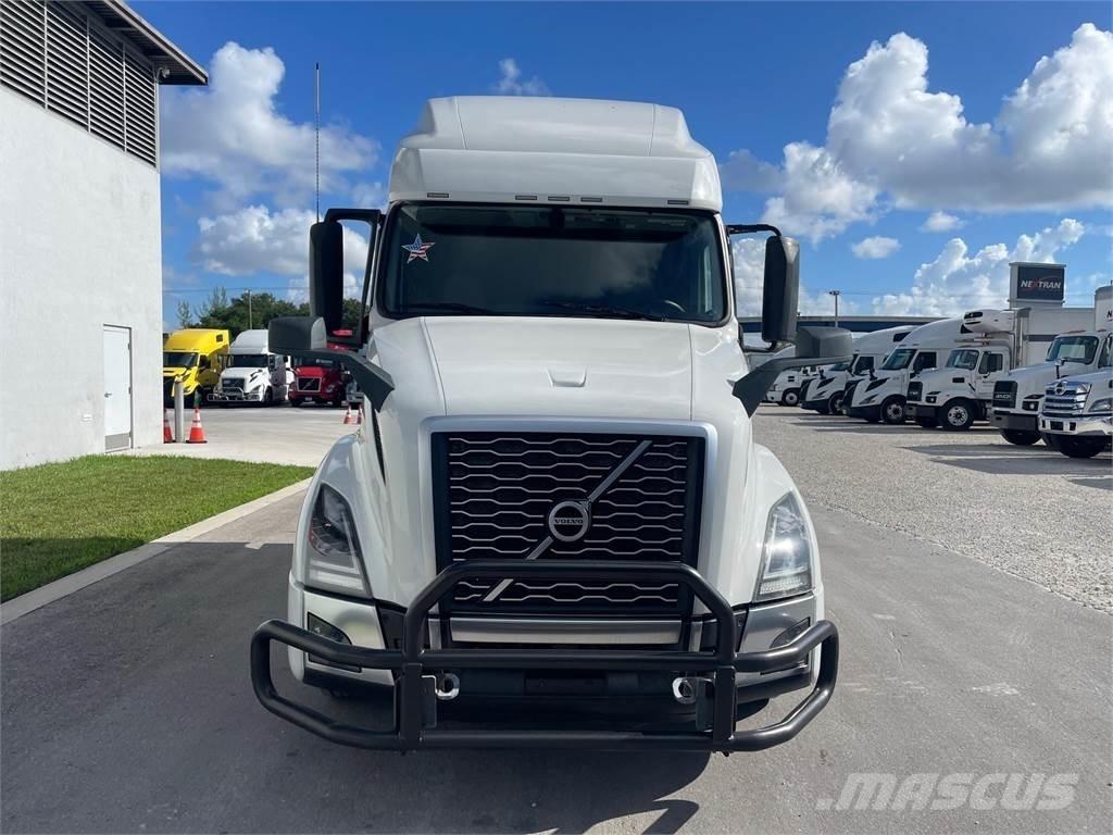 Volvo VNL64T760 Vlačilci