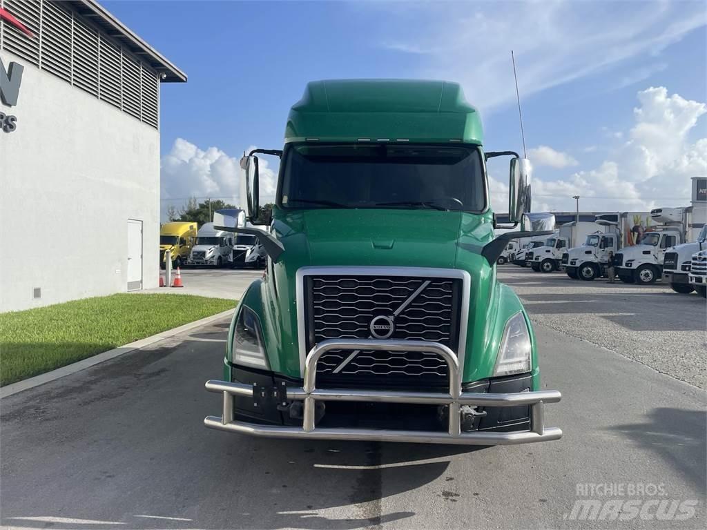 Volvo VNL64T760 Vlačilci