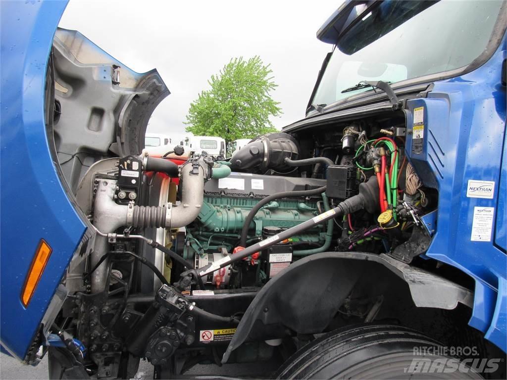 Volvo VNL64T760 Vlačilci