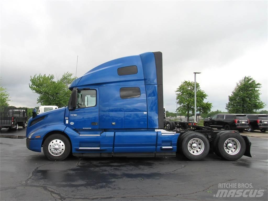 Volvo VNL64T760 Vlačilci