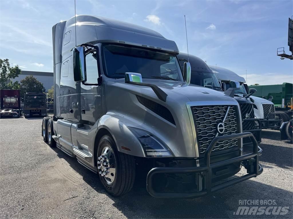 Volvo VNL64T760 Vlačilci