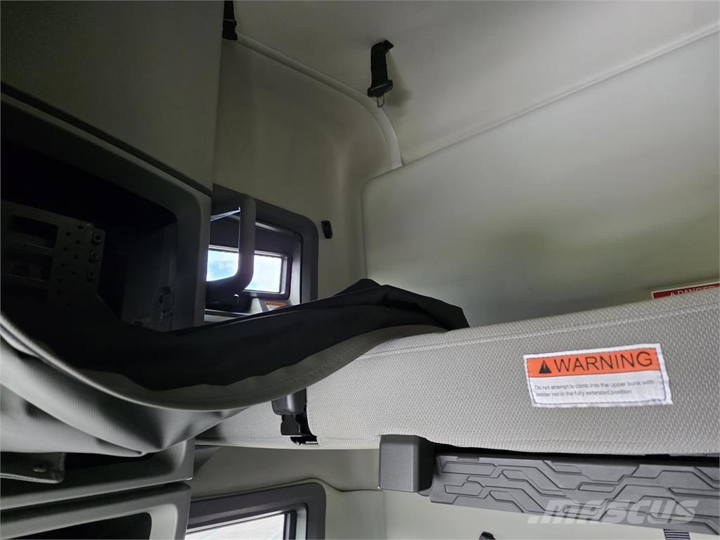 Volvo VNL64T760 Vlačilci