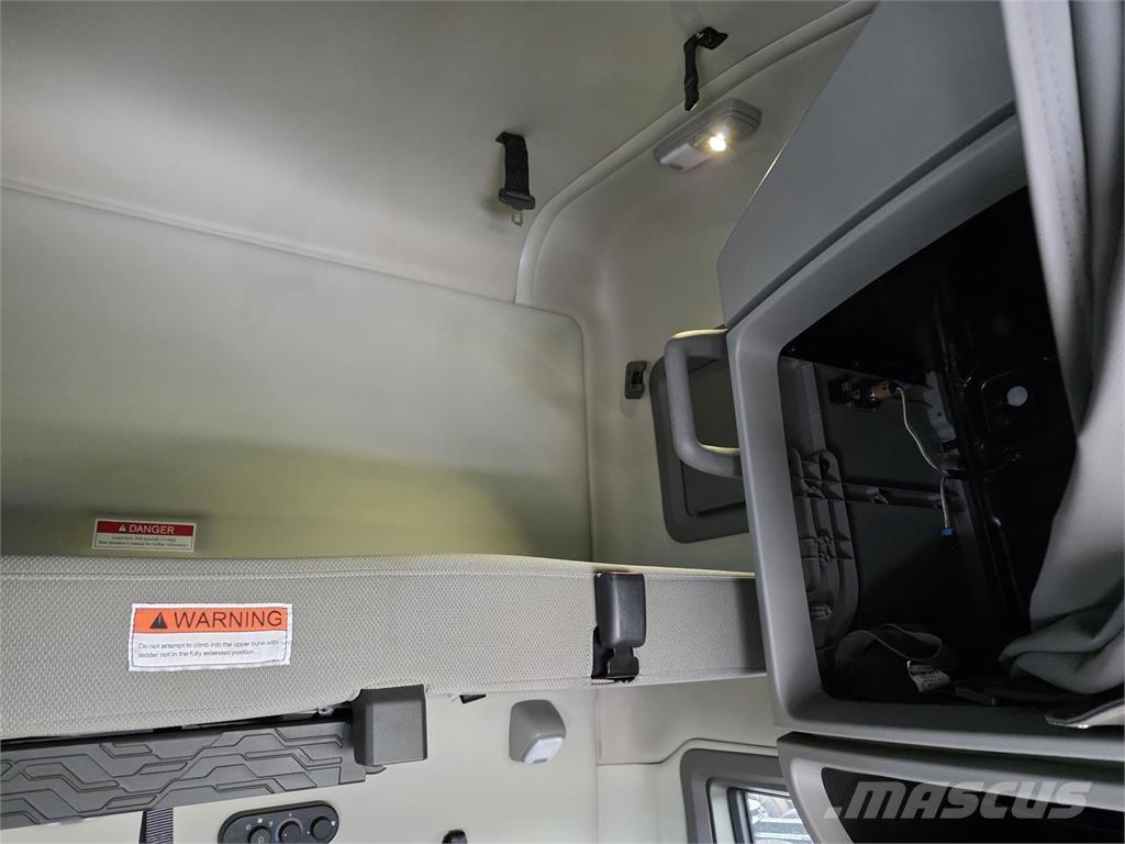 Volvo VNL64T760 Vlačilci