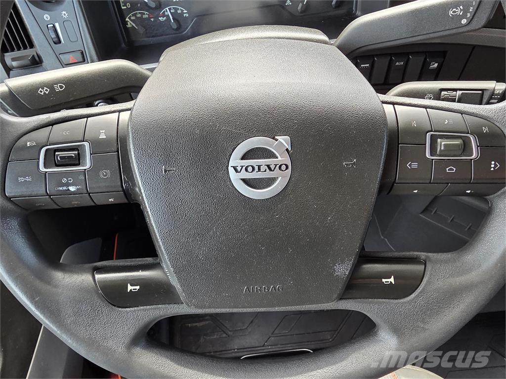 Volvo VNL64T760 Vlačilci