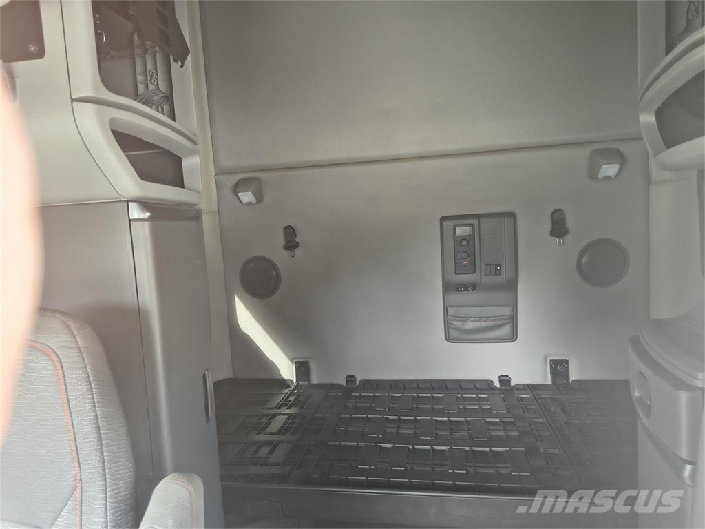 Volvo VNL64T760 Vlačilci