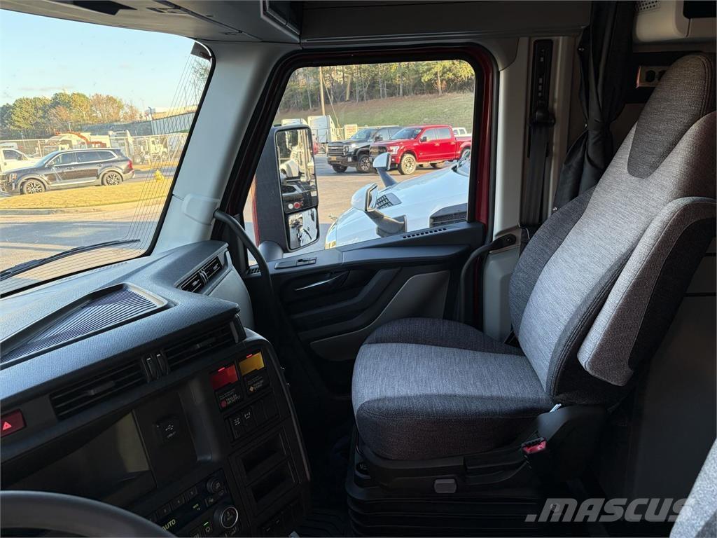 Volvo VNL64T840 Vlačilci