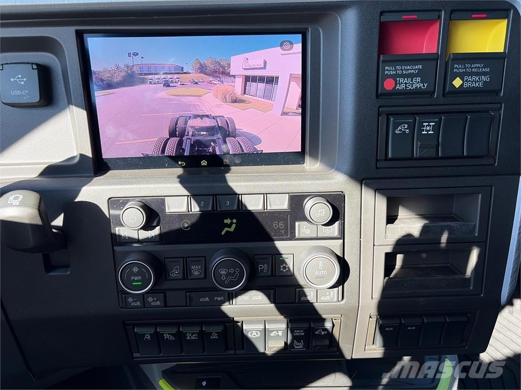 Volvo VNL64T860 Vlačilci