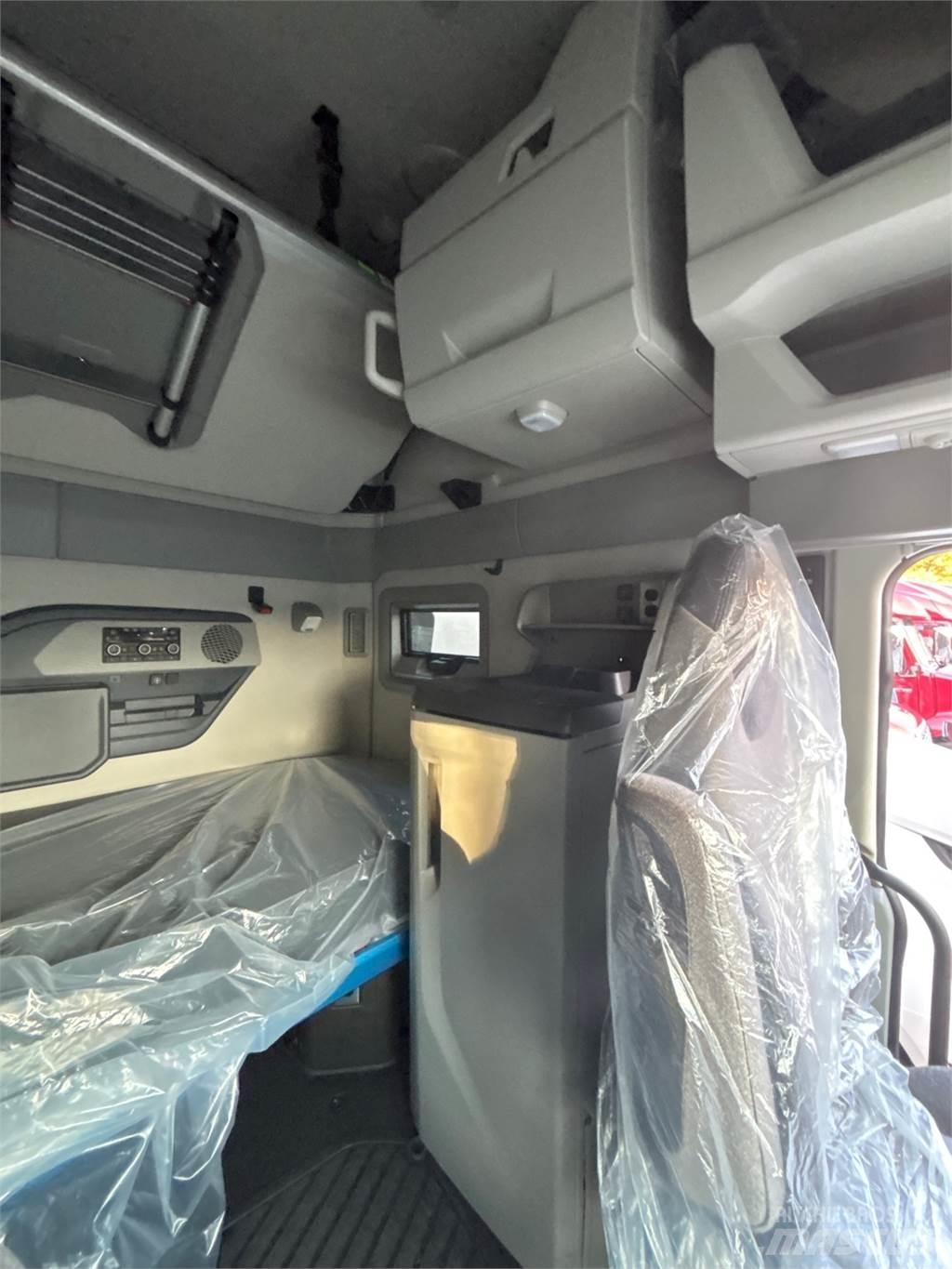 Volvo VNL64T860 Vlačilci