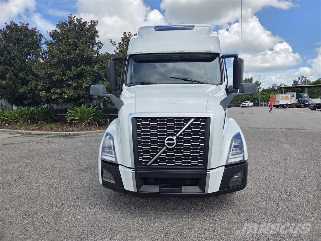 Volvo VNL64T860 Vlačilci