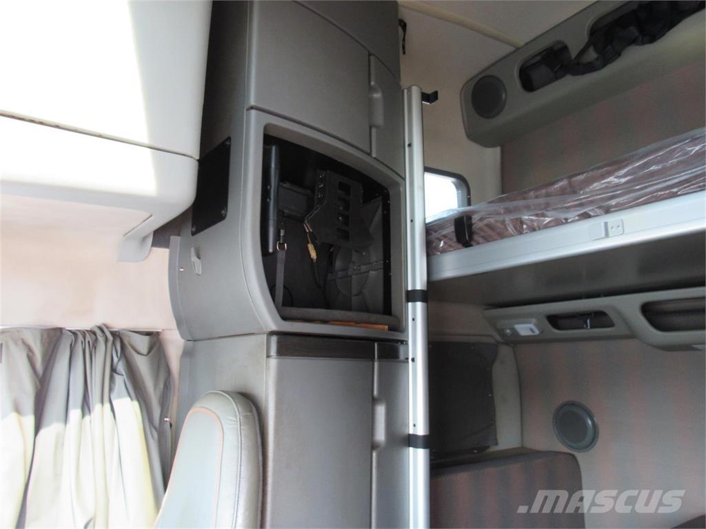 Volvo VNL64T860 Vlačilci