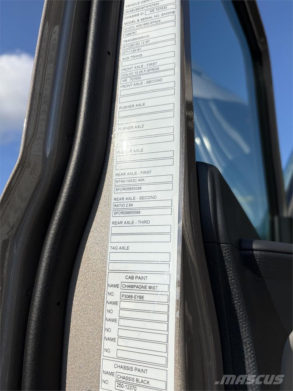 Volvo VNL64T860 Vlačilci