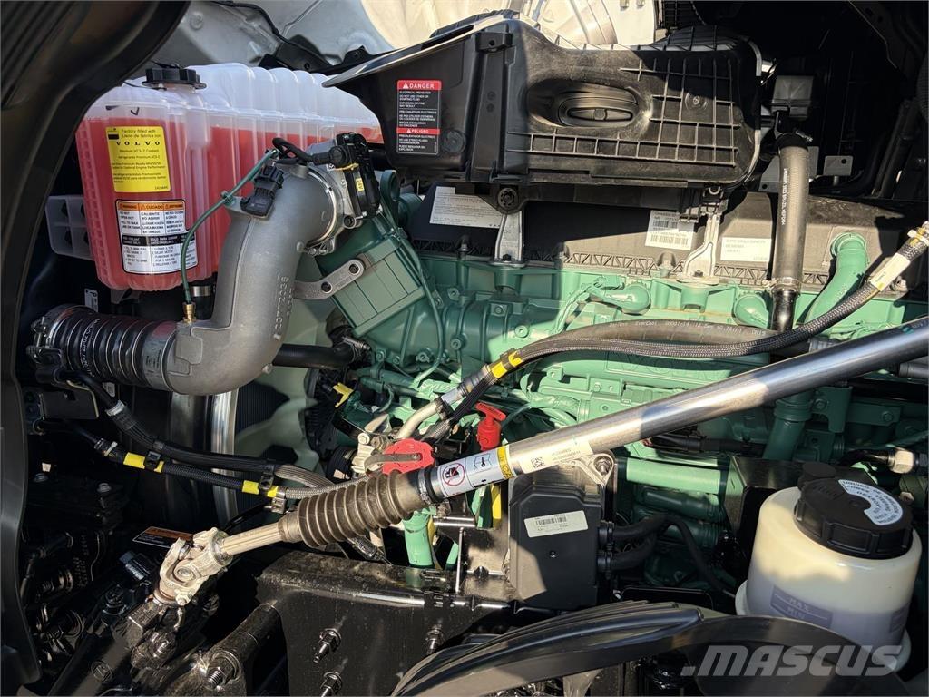 Volvo VNL64T860 Vlačilci