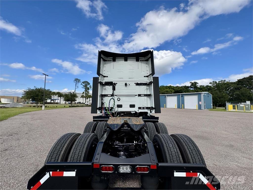 Volvo VNL64T860 Vlačilci