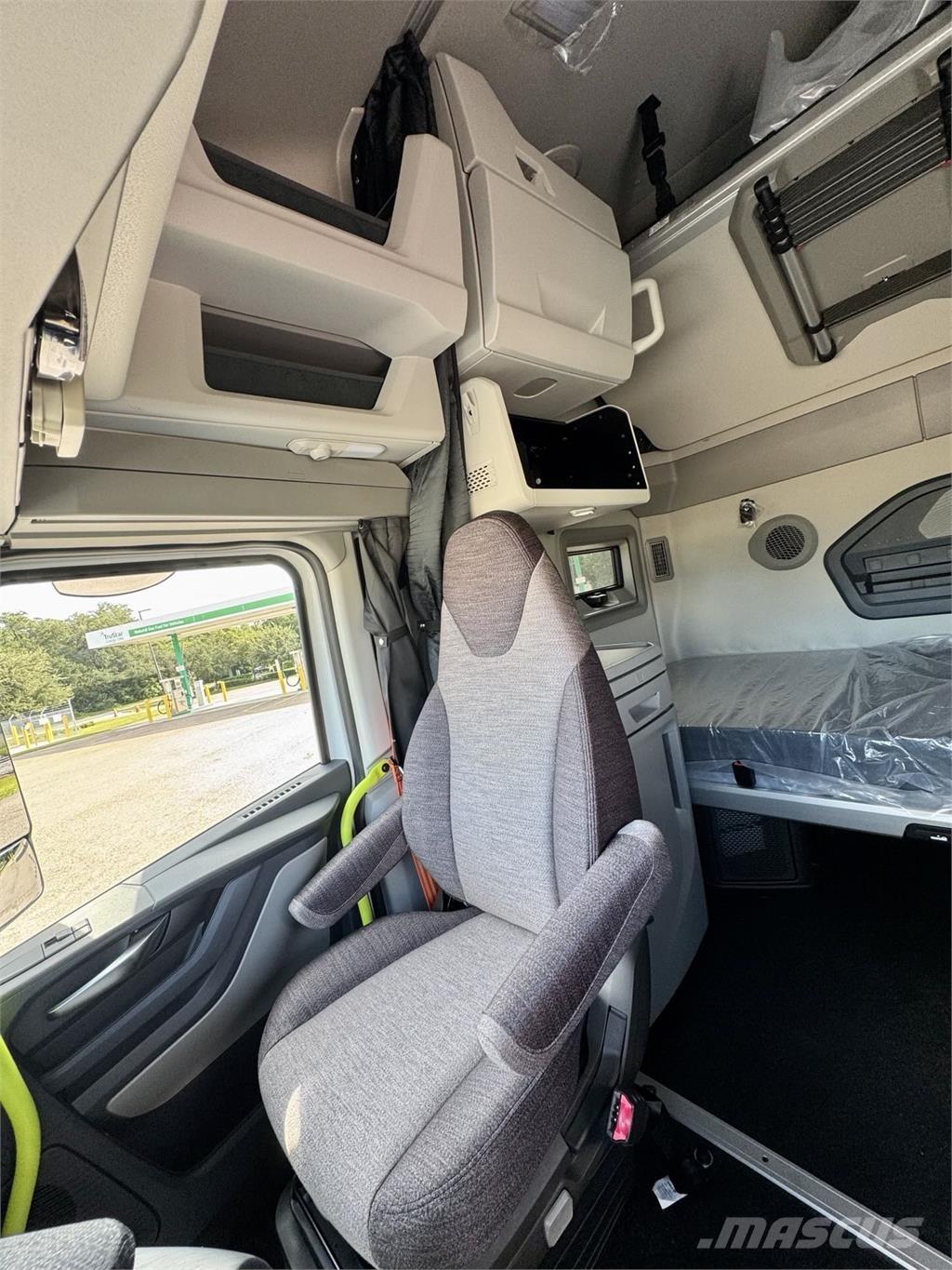 Volvo VNL64T860 Vlačilci