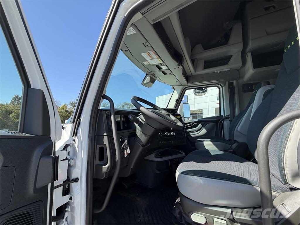 Volvo VNL64T860 Vlačilci