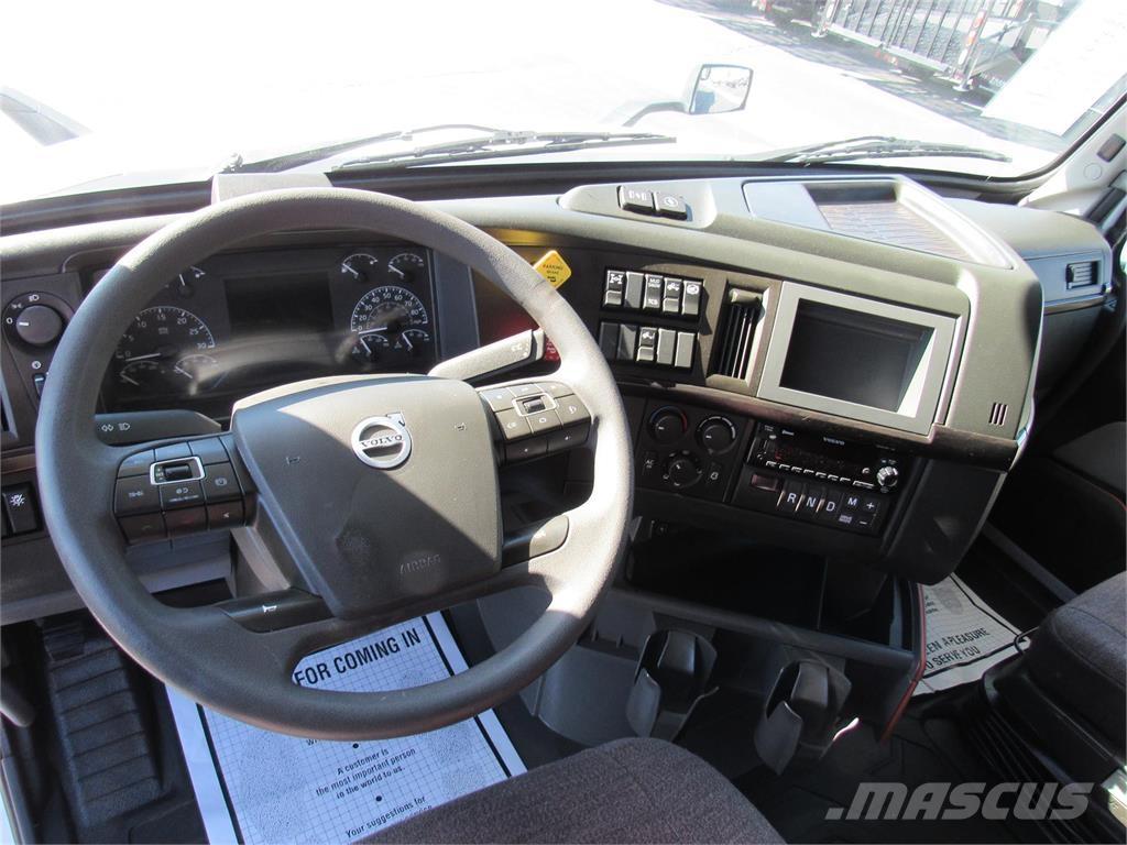 Volvo VNL64T860 Vlačilci