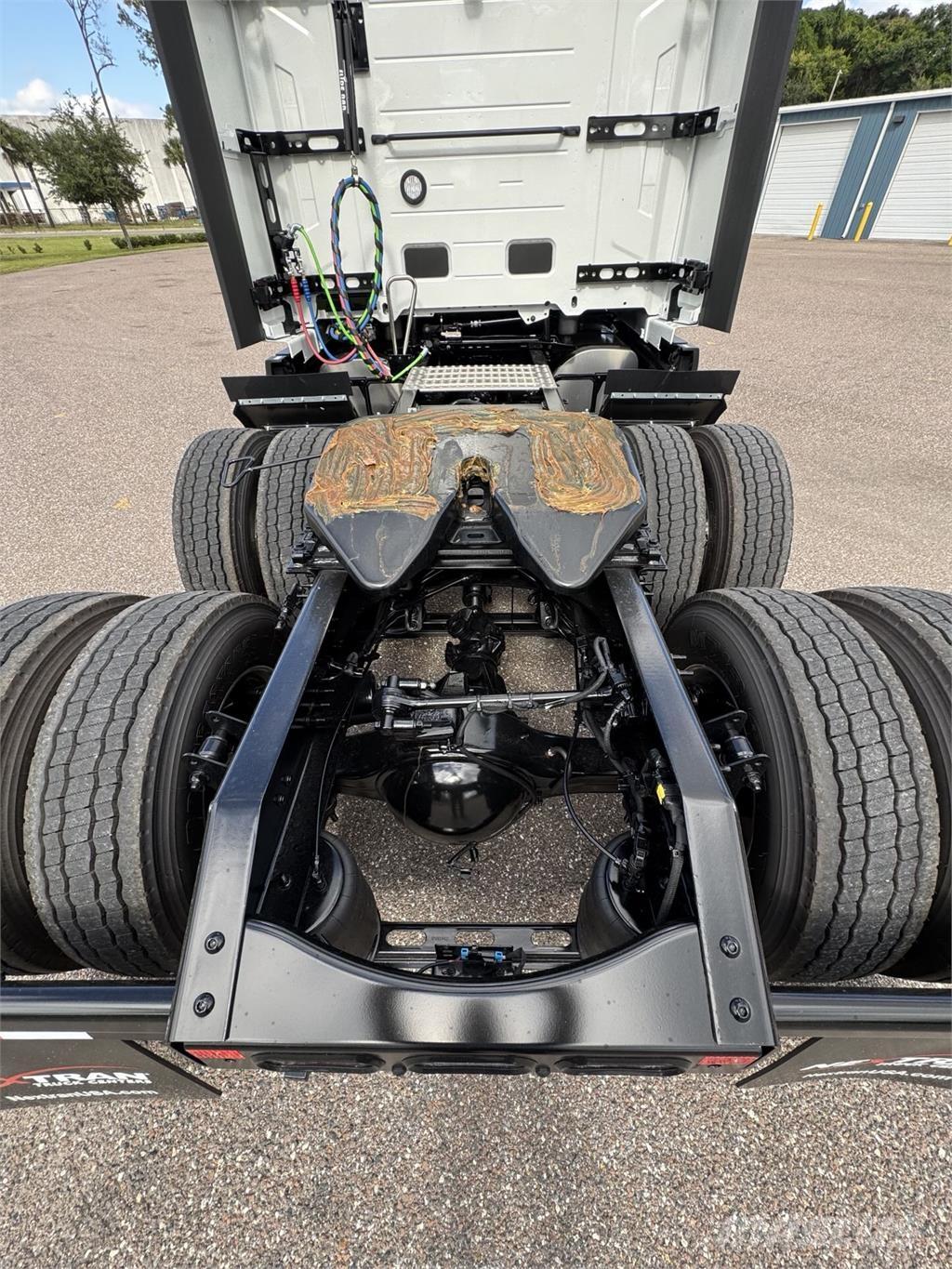 Volvo VNL64T860 Vlačilci