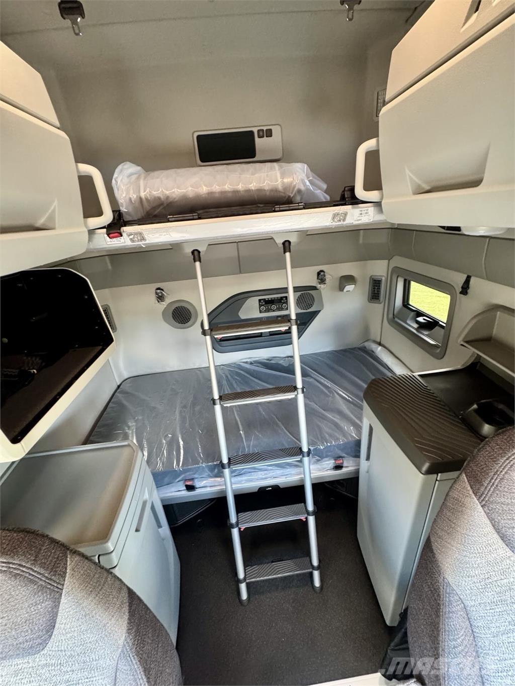 Volvo VNL64T860 Vlačilci