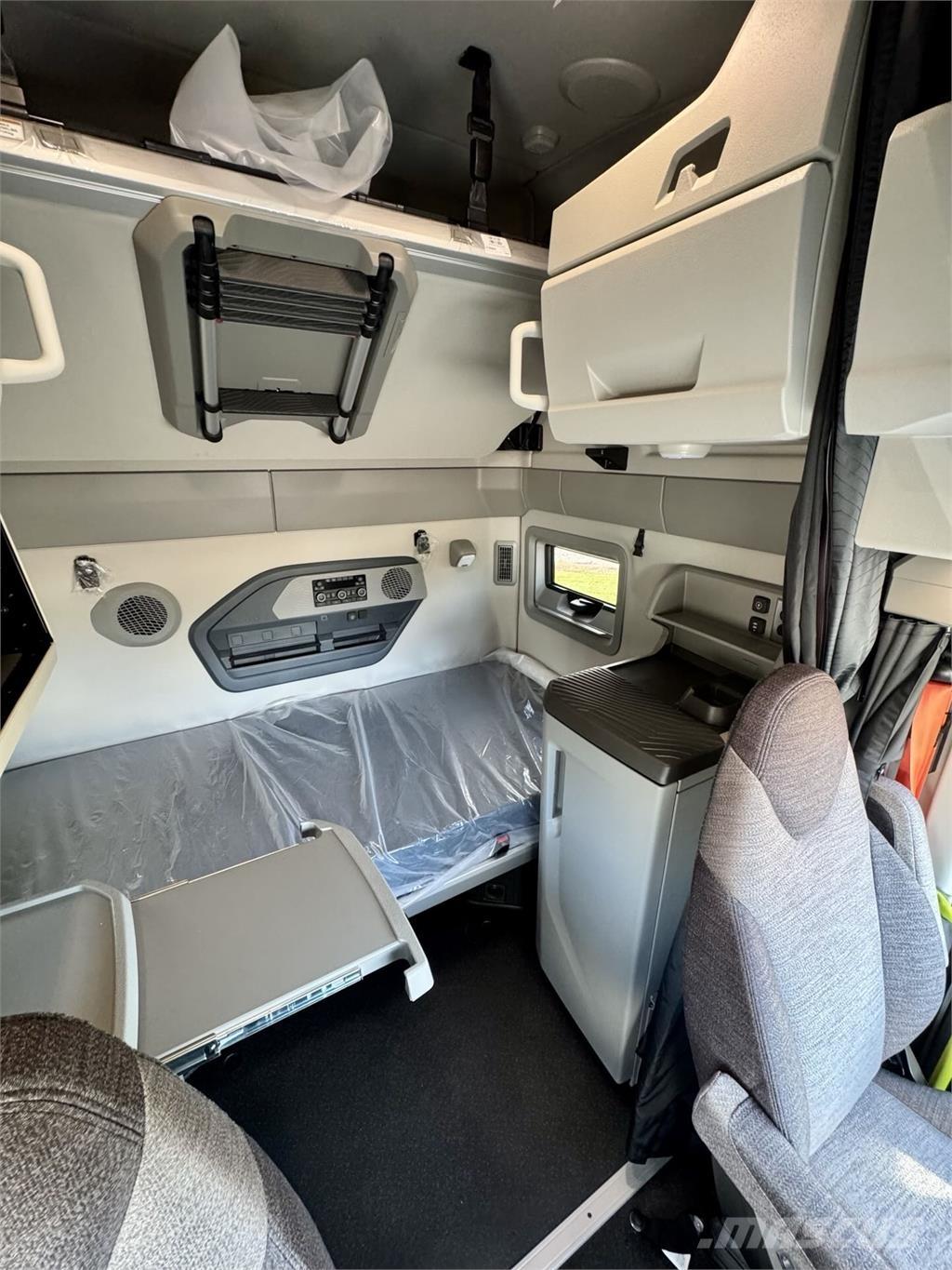 Volvo VNL64T860 Vlačilci