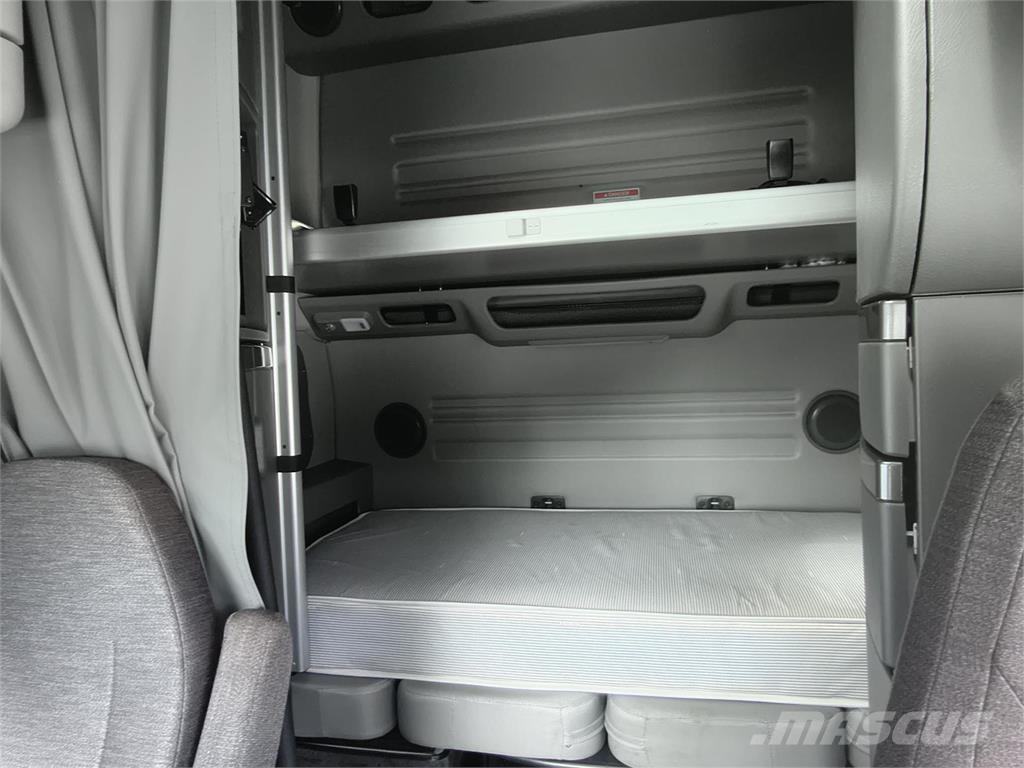 Volvo VNL64T860 Vlačilci