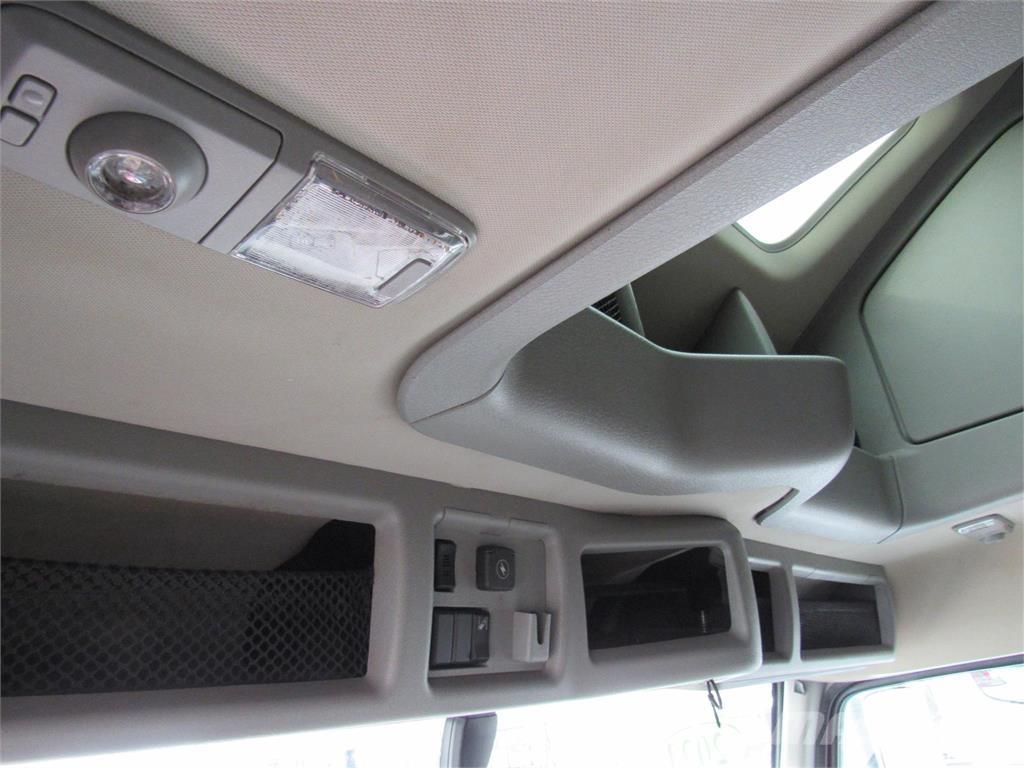 Volvo VNL64T860 Vlačilci