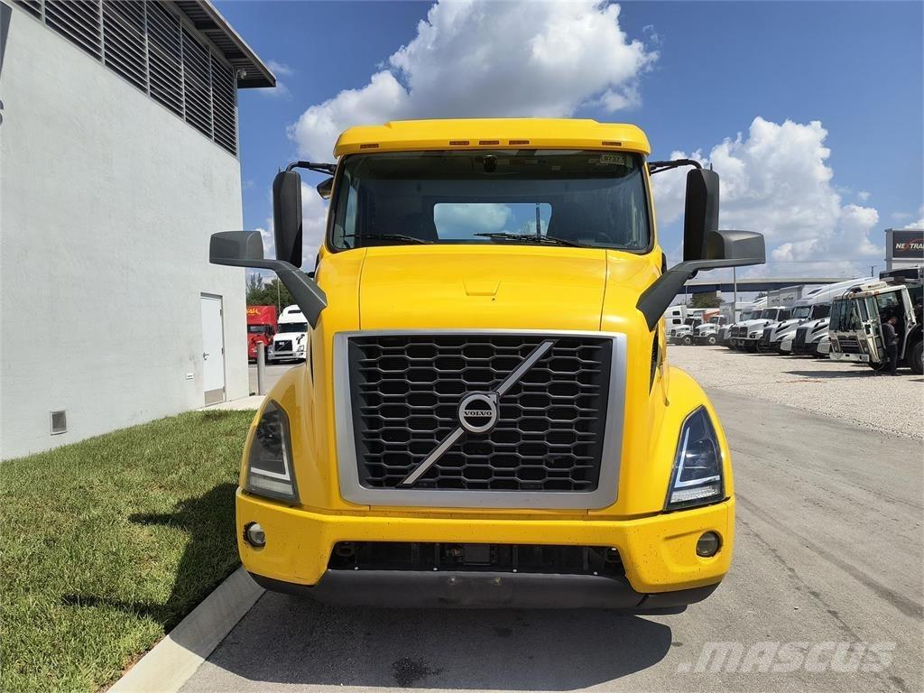Volvo VNR64T Vlačilci