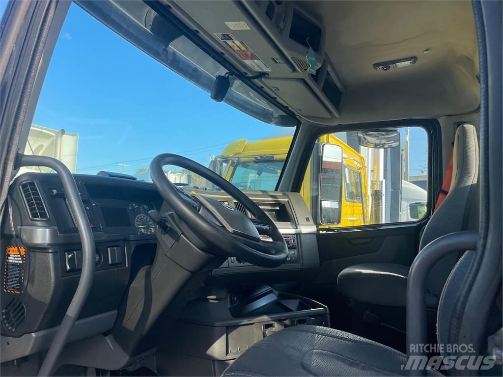 Volvo VNR64T Vlačilci