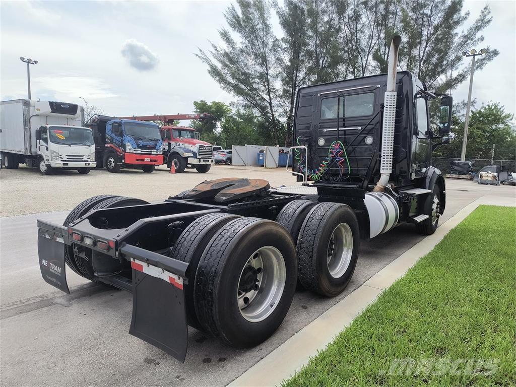 Volvo VNR64T Vlačilci