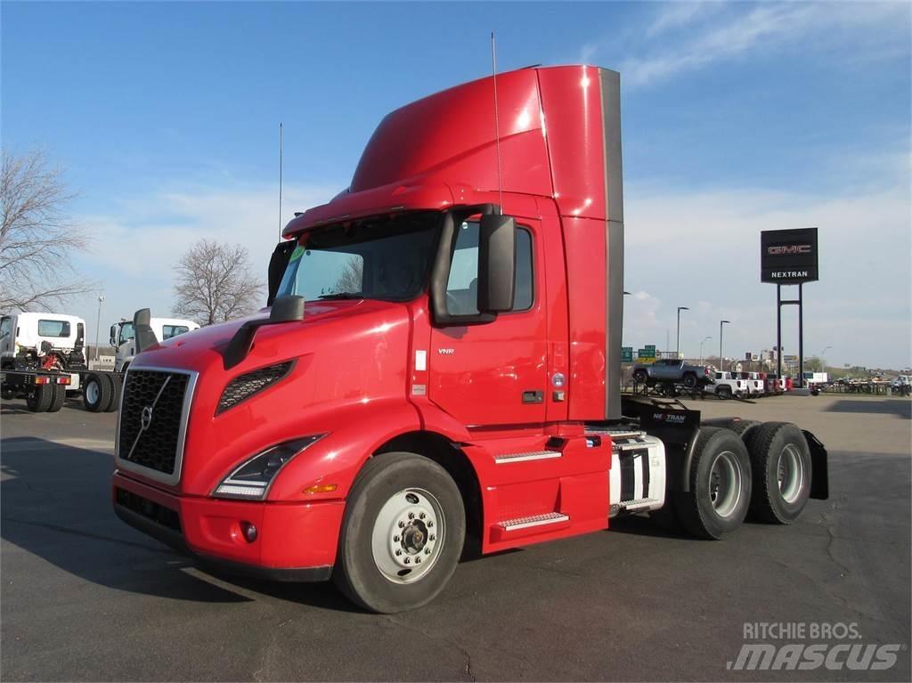 Volvo VNR64T300 Vlačilci