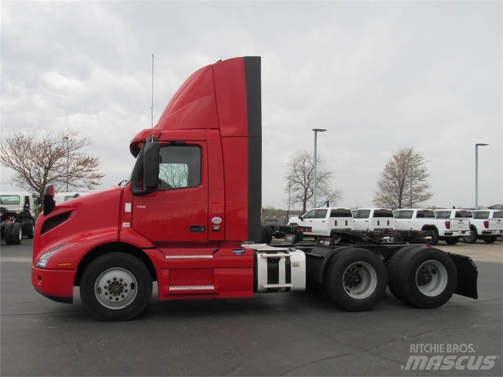 Volvo VNR64T300 Vlačilci