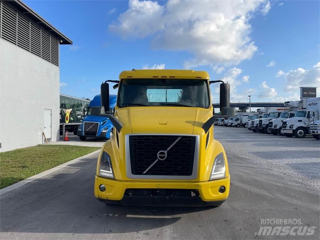 Volvo VNR64T300 Vlačilci