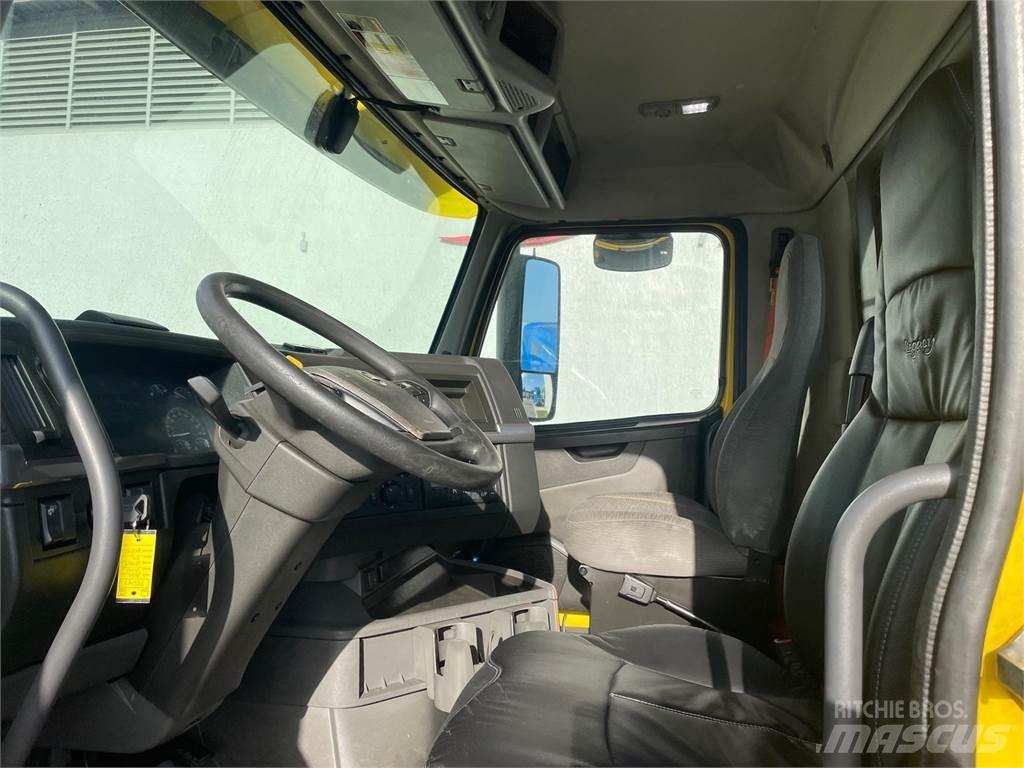 Volvo VNR64T300 Vlačilci